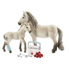 Schleich Horse Club        42430 Hannahs First Aid Kit