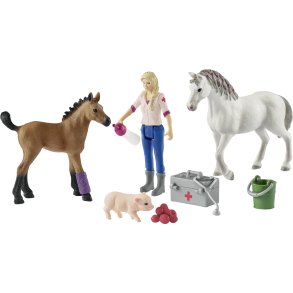 Schleich Farm World       42486 Vet visiting Mare and Foal