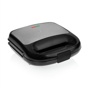 Tristar | SA-3071 | Sandwich maker 3-in-1 | 750 W | Number of plates 3 | Number of pastry | Diameter  cm | Black