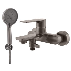 Metal mixer for bath with head